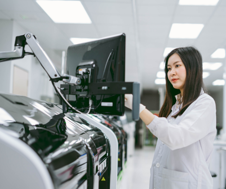 Biomedical Engineering Employee In A Lab